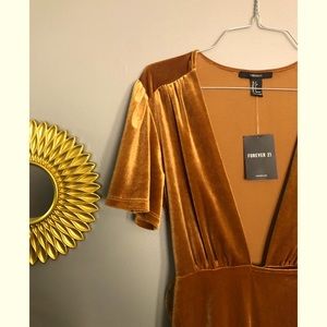 Lux Elegant Velvet Midi Dress